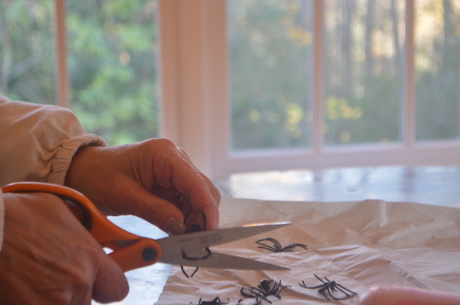 Cutting Spider rings for candle