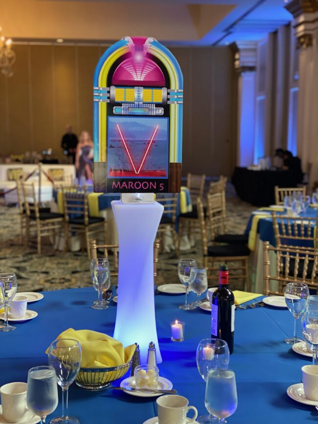 Maroon 5 centerpiece