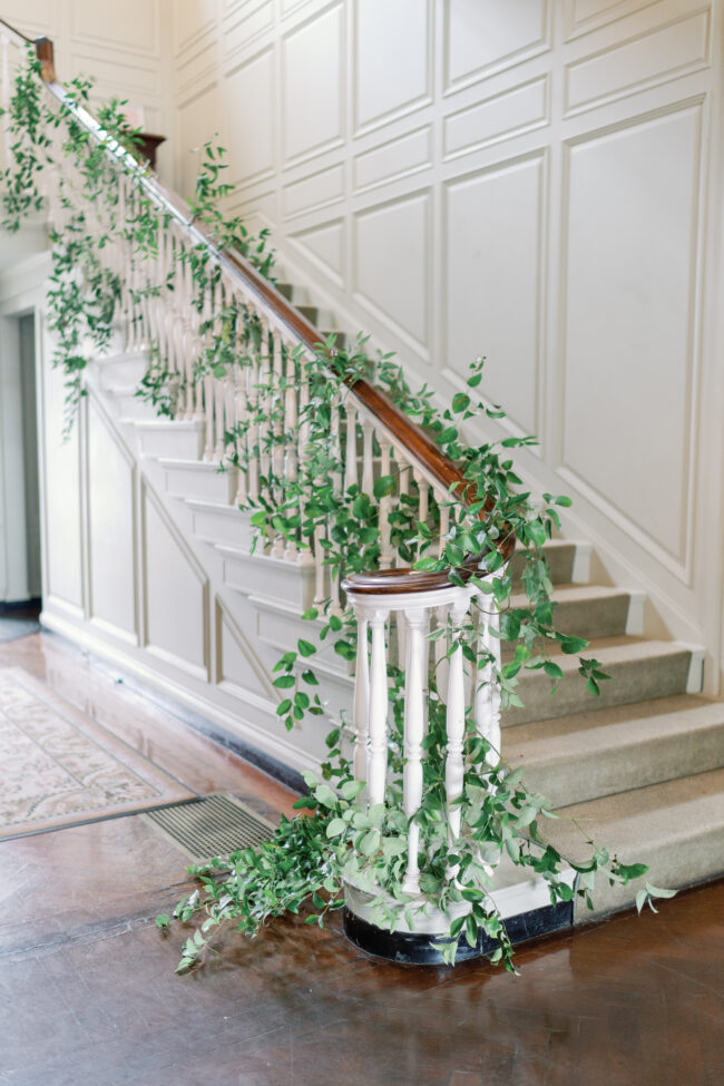 Lindsay & Jason: A Classic and Classy New England Shore Wedding