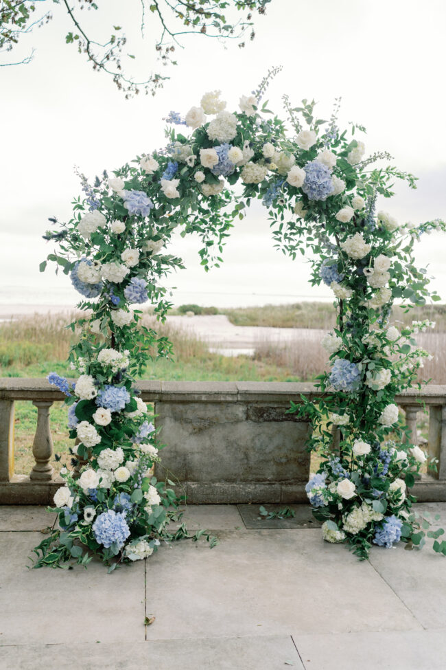 Lindsay & Jason: A Classic and Classy New England Shore Wedding